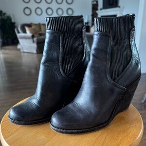 Frye Carrie wedge leather boot